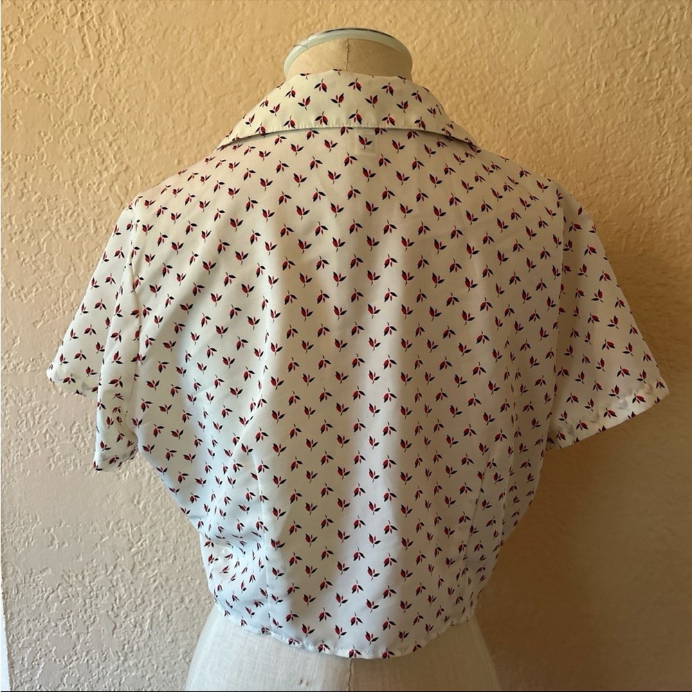 American Apparel Tie Front Cropped Button Down Shirt - Picture 3 of 8
